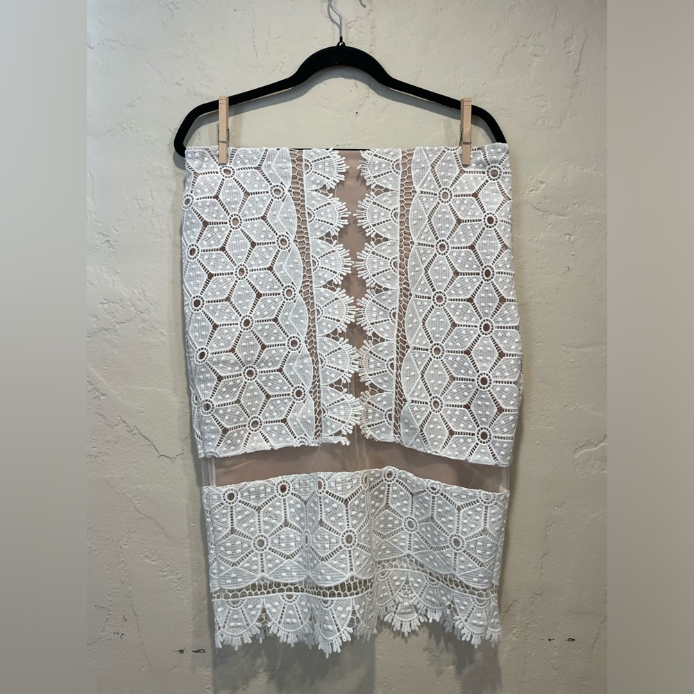 ENDLESS ROSE white lace skirt